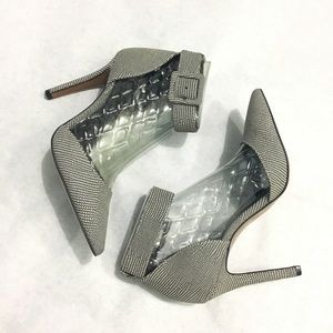 Jessica Simpson heels
